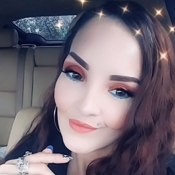 Meet your Posher, Valerie - Picture 2 of 4